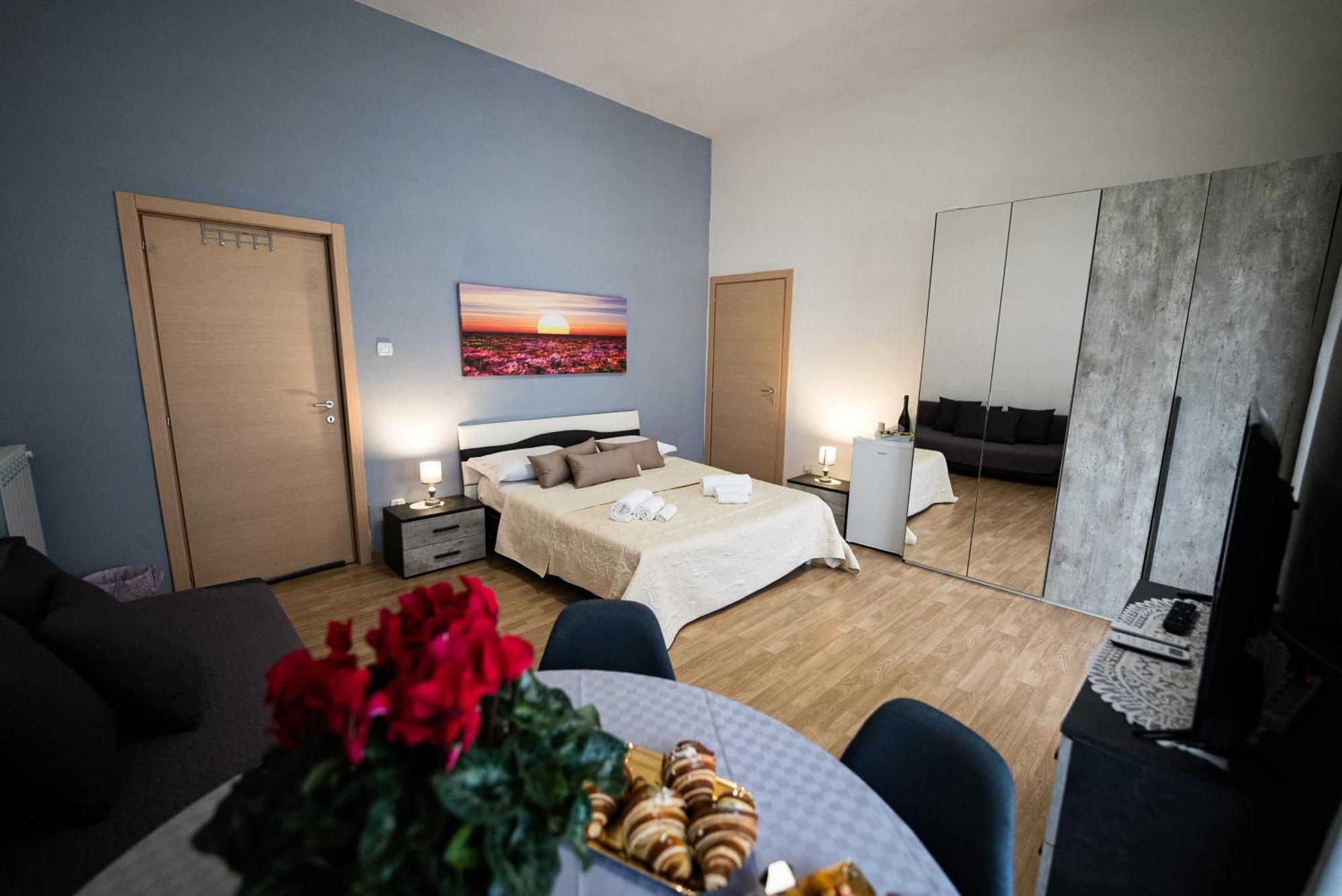 Home Josephine, A Due Passi Dalla Reggia Caserta Exterior foto